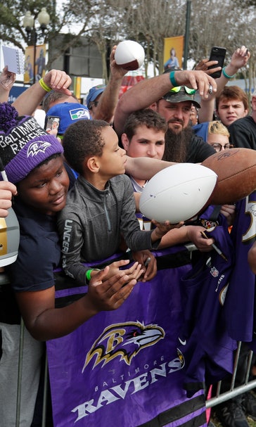 Long lines at Pro Bowl to get Jackson's autograph, picture